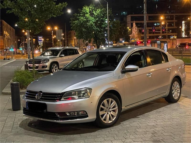 Silber Gebraucht 2011 VW Passat Limousine | 7.990 € (Etwas zu teuer) - Bild 1/4