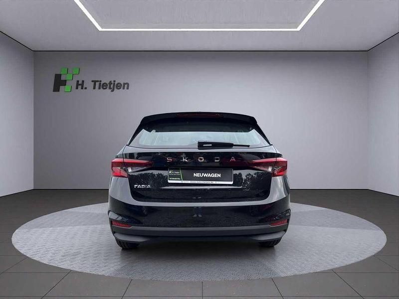 Neu Skoda Fabia Essence 95 PS (69 kW) 2025 Schwarz Kleinwagen