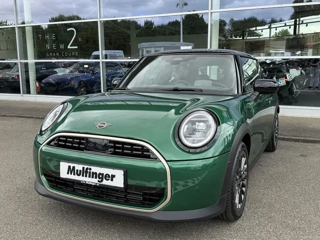 Gebraucht Mini Cooper Favoured 114 kW (156 PS) 2025 British racing green iv (metallic) Kleinwagen