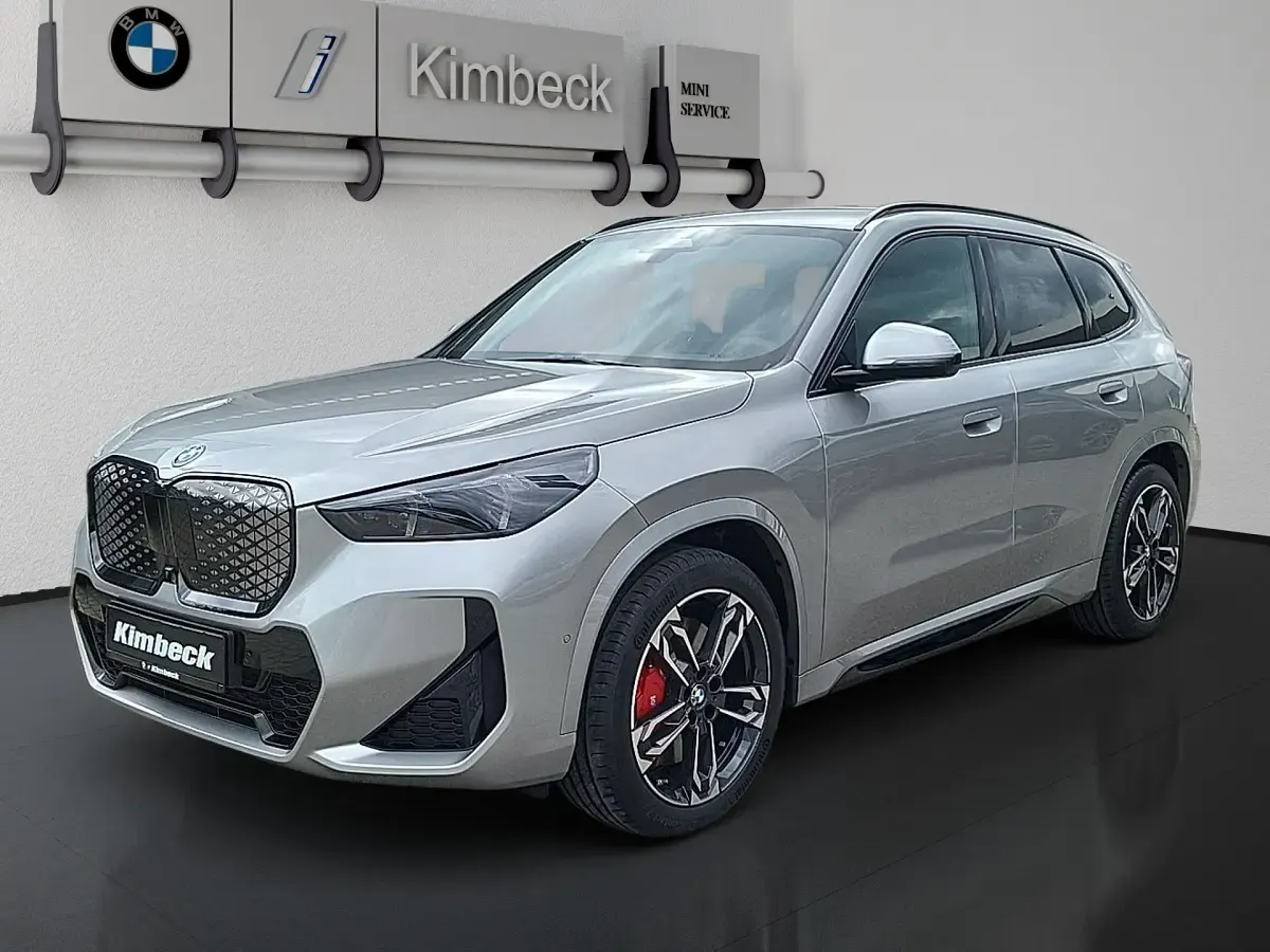Neu BMW iX1 M Sport 313 kW (426 PS) 2026 Spacesilber SUV