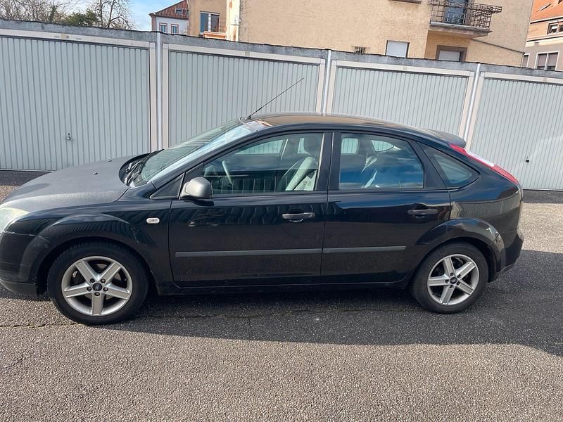 Gebraucht Ford Focus 115 PS (84 kW) 2005 Blau Limousine