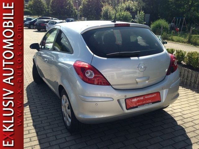 Gebraucht Opel Corsa Edition 75 PS (55 kW) 2010 Silber metallic Kleinwagen