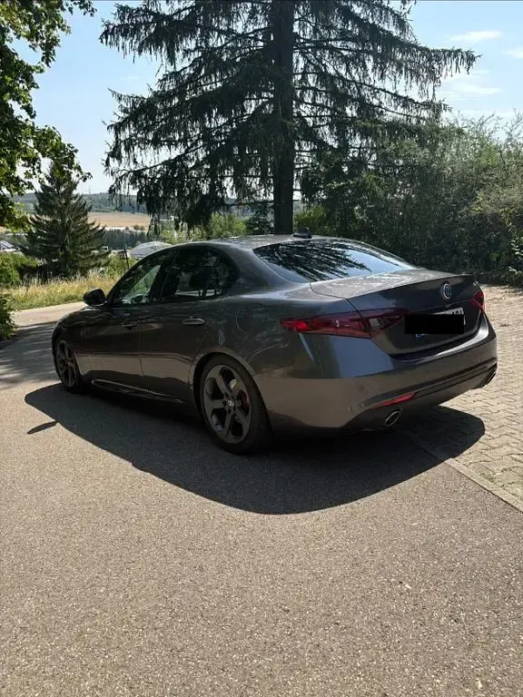 Gebraucht Alfa Romeo Giulia Super 179 PS (131 kW) 2016 Grau Limousine