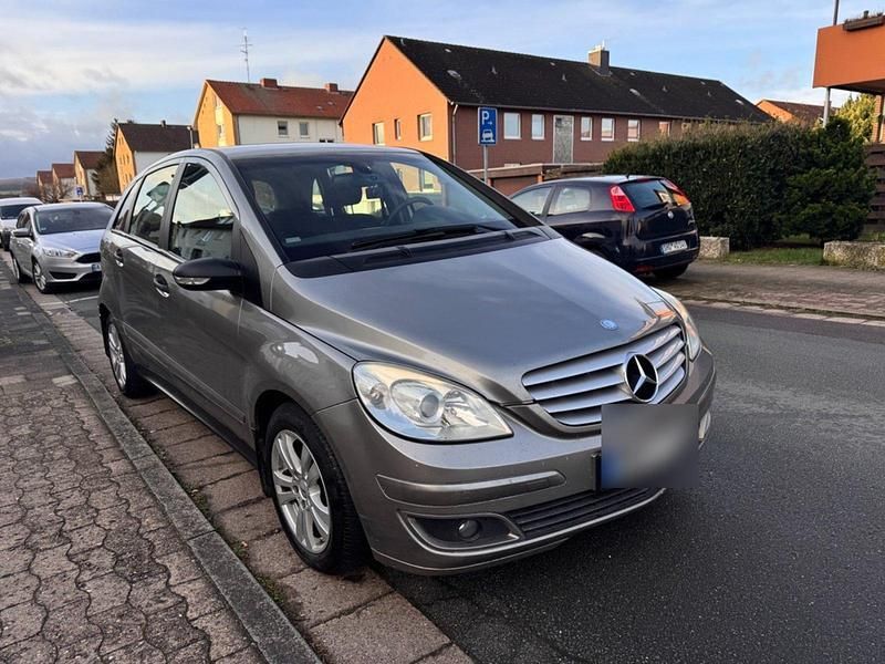 Grau Gebraucht 2007 Mercedes B180 Van / Kleinbus | 3.500 € (Etwas zu teuer) - Bild 1/4