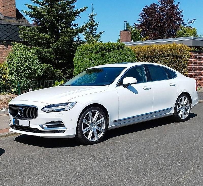 Weiß Gebraucht 2017 Volvo S90 Inscription Limousine | 19.950 € (Guter Preis) - Bild 1/4