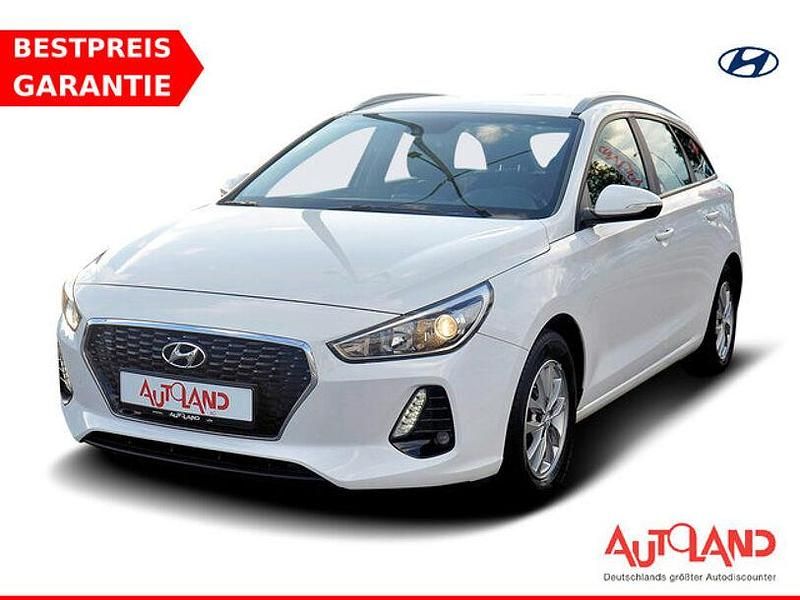 Weiss Gebraucht 2017 Hyundai i30 Kombi | 12.990 € (Etwas zu teuer) - Bild 1/4