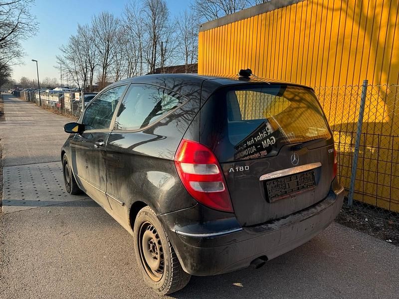 Gebraucht Mercedes A180 80 PS (58 kW) 2008 Schwarz Kleinwagen