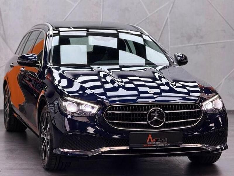 Gebraucht Mercedes E300 194 PS (142 kW) 2020 Cavansitblau  metalliclack Kombi