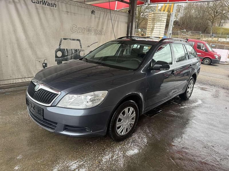Gebraucht Skoda Octavia Ambiente 122 PS (89 kW) 2011 Kombi