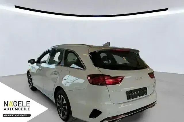 Gebraucht Kia Ceed Vision 141 PS (103 kW) 2022 Weiß Kleinwagen