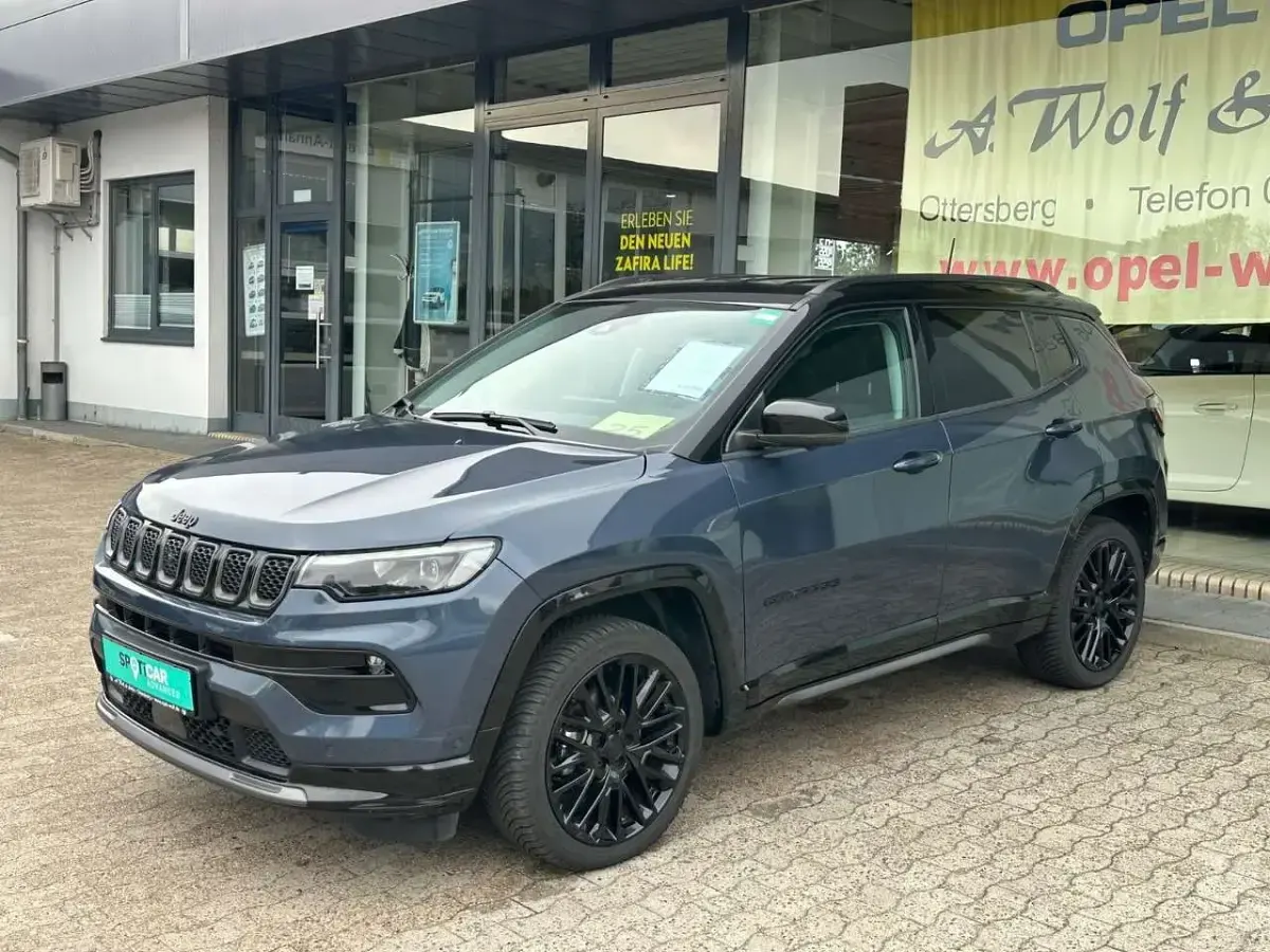 Usado Jeep Compass 131 HP (96 kW) 2023 Azul SUV