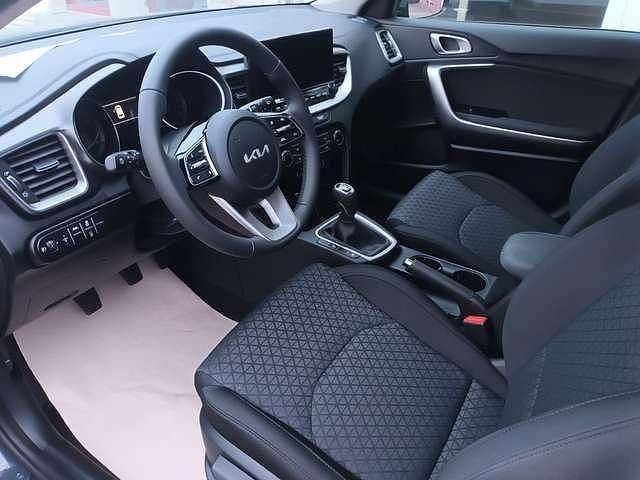 Neu Kia Ceed 140 PS (102 kW) 2025 Kleinwagen
