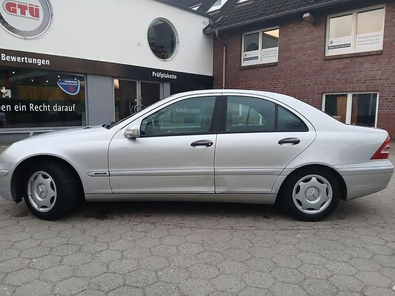 Second-hand Mercedes C180 Elegance 143 CP (105 kW) 2003 Argintiu Berlinǎ