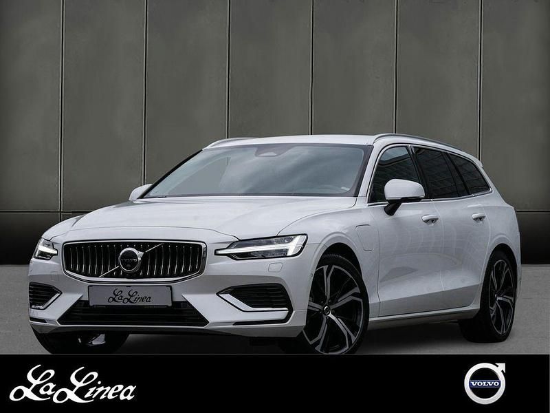 Weiss Gebraucht 2024 Volvo V60 Plus Kombi | 44.390 € (Fairer Preis) - Bild 1/3