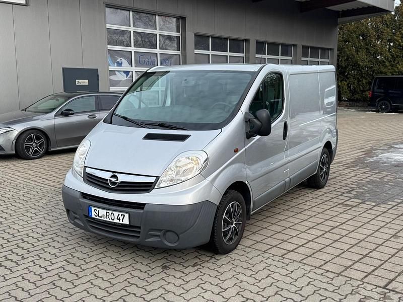 Gebraucht Opel Vivaro 90 PS (66 kW) 2014 Silber Van / Kleinbus
