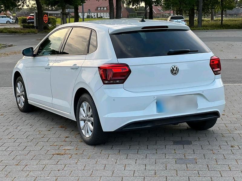 Gebraucht VW Polo 96 PS (70 kW) 2018 Weiß Kleinwagen