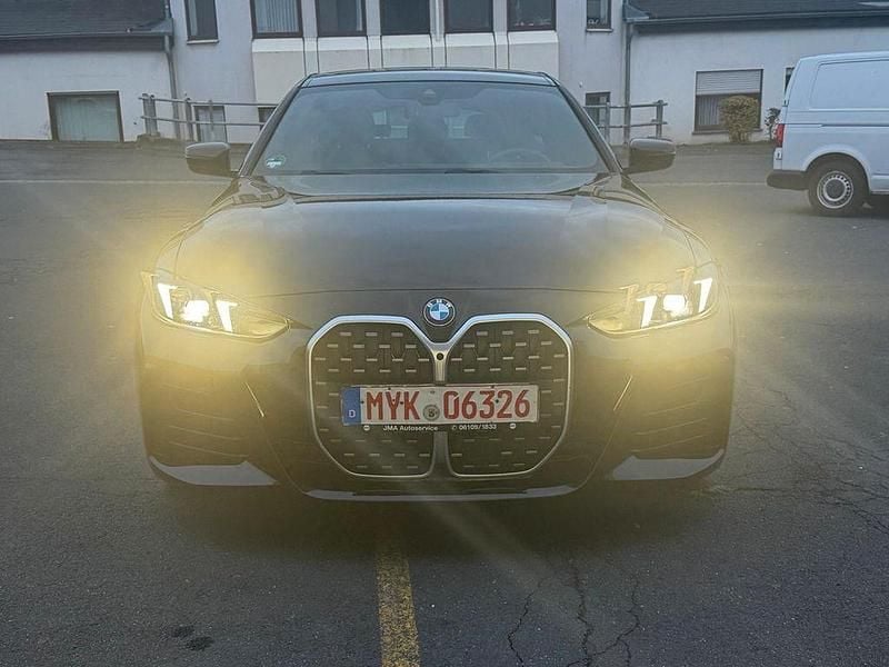 Schwarz Gebraucht 2024 BMW 420 Gran Coupé M Sport Coupé | 41.950 € (Superpreis) - Bild 1/4