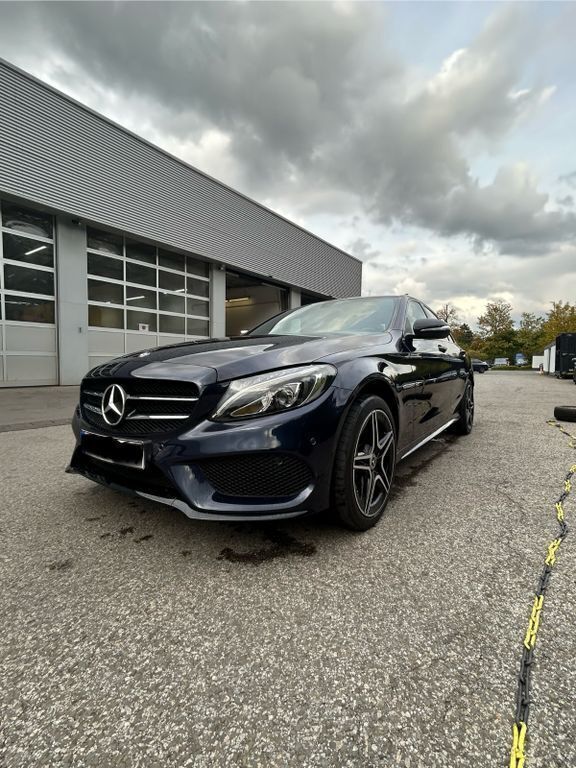 Blau Gebraucht 2015 Mercedes C200 AMG line Limousine | 17.200 € (Guter Preis) - Bild 1/4