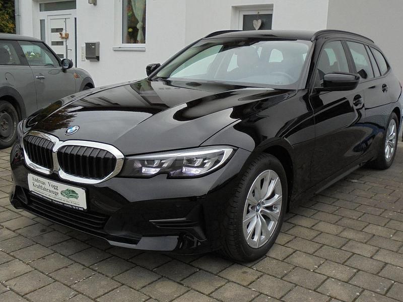 Schwarz Gebraucht 2020 BMW 318 Advantage Limousine | 21.790 € (Guter Preis) - Bild 1/4