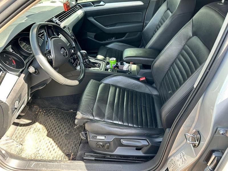 Gebraucht VW Passat Highline 150 PS (110 kW) 2015 Silber Limousine