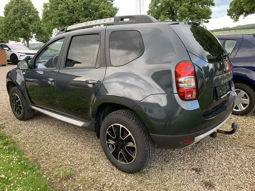 Gebraucht Dacia Duster Black Shadow 125 PS (91 kW) 2017 Grau comete (metallic) SUV