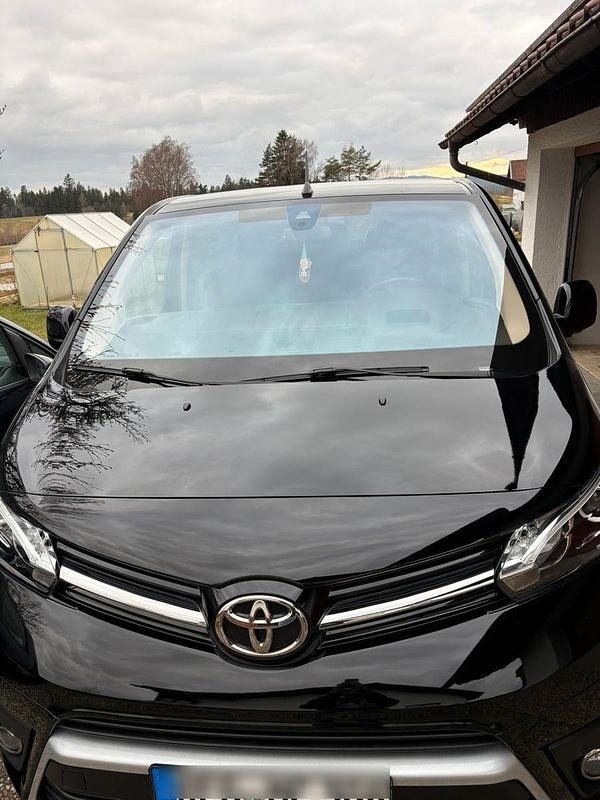 Gebraucht Toyota Proace Executive 177 PS (130 kW) 2020 Schwarz Van / Kleinbus