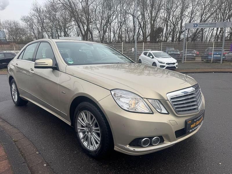 Gebraucht Mercedes E200 Elegance 184 PS (135 kW) 2009 Gold Limousine