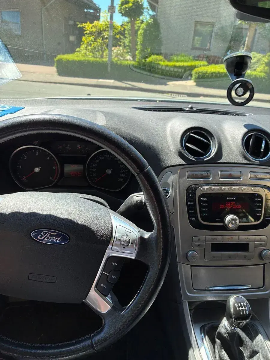 Gebraucht Ford Mondeo Trend 131 PS (96 kW) 2008 Silber Limousine