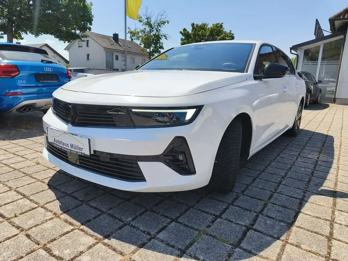 Gebraucht Opel Astra 131 PS (96 kW) 2024 Weiß Kleinwagen