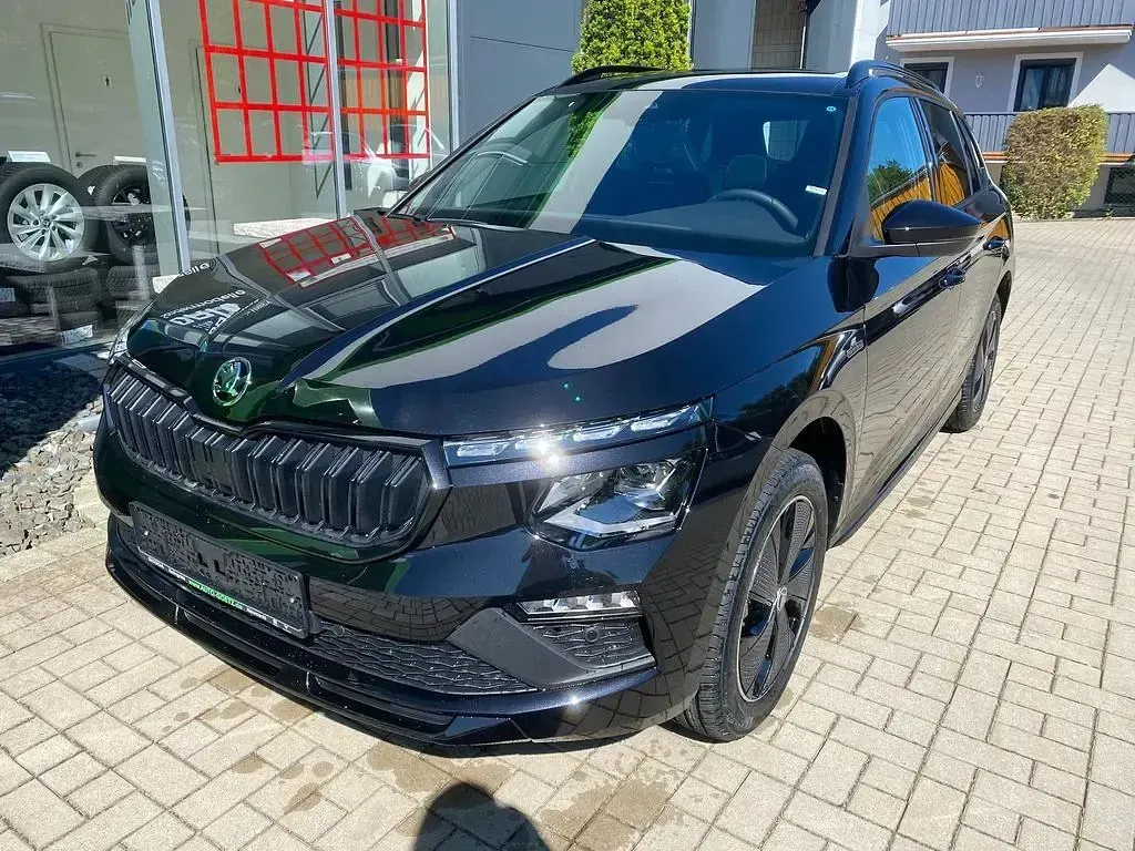Neu Skoda Kamiq Monte Carlo 116 PS (85 kW) 2025 Schwarz SUV