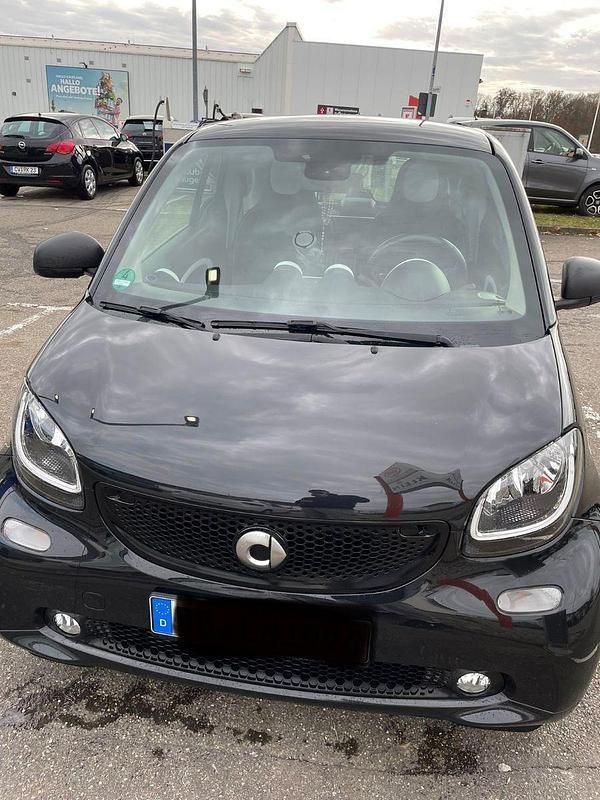 Schwarz Gebraucht 2017 Smart ForTwo Coupé Coupé | 9.800 € (Fairer Preis) - Bild 1/4