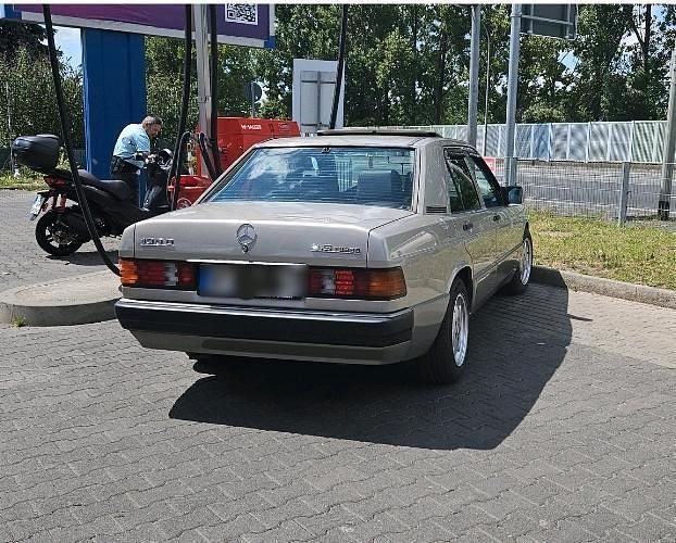Gebraucht Mercedes 190 126 PS (92 kW) 1993 Grau Limousine