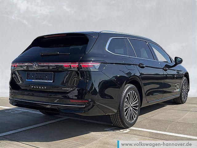 Gebraucht VW Passat Elegance 177 PS (130 kW) 2024 Grenadillschwarz metallic Kombi