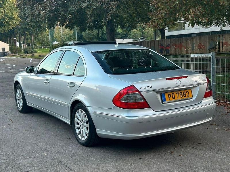 Gebraucht Mercedes E200 Elegance 184 PS (135 kW) 2008 Silber Limousine
