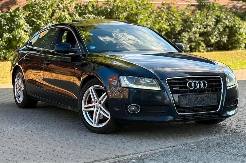 Blau Gebraucht 2010 Audi A5 S-line plus Coupé | 7.995 € (Superpreis) - Bild 1/4