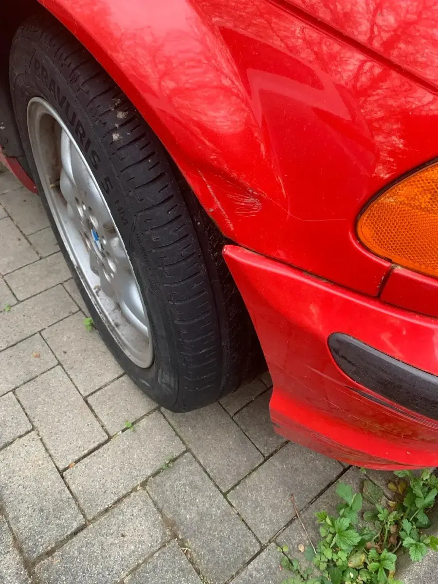 Gebraucht BMW 316 105 PS (77 kW) 1999 Rot Limousine