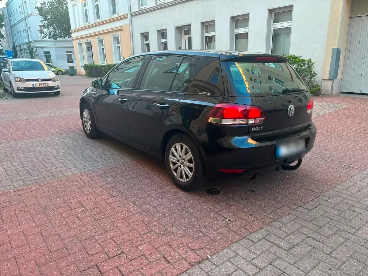 Gebraucht VW Golf VII 105 PS (77 kW) 2013 Schwarz Limousine