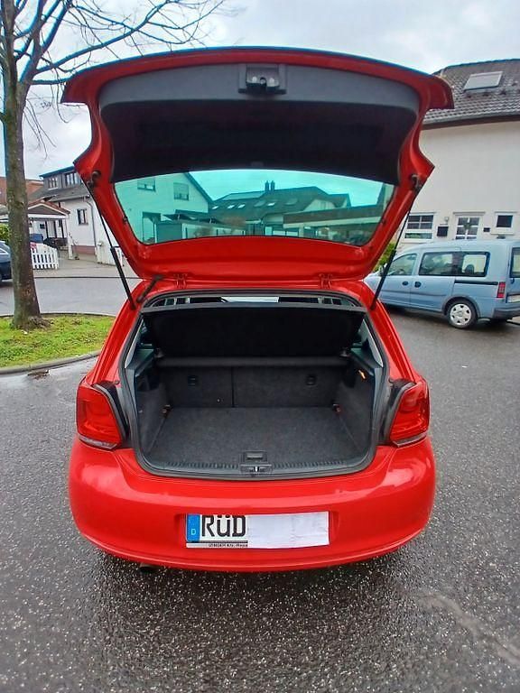 Gebraucht VW Polo Match 90 PS (66 kW) 2012 Rot Kleinwagen