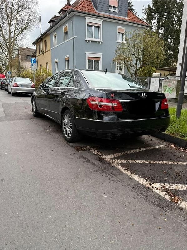 Gebraucht Mercedes E200 184 PS (135 kW) 2009 Schwarz Limousine