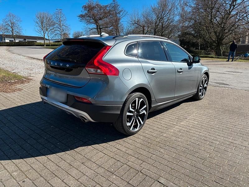 Gebraucht Volvo V40 CC 190 PS (139 kW) 2016 Grau Kombi