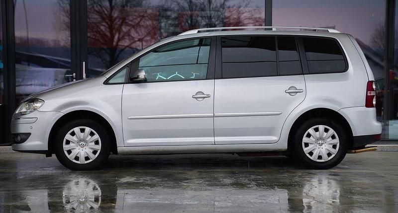 Gebraucht VW Touran Highline 109 PS (80 kW) 2008 Silber Van / Kleinbus