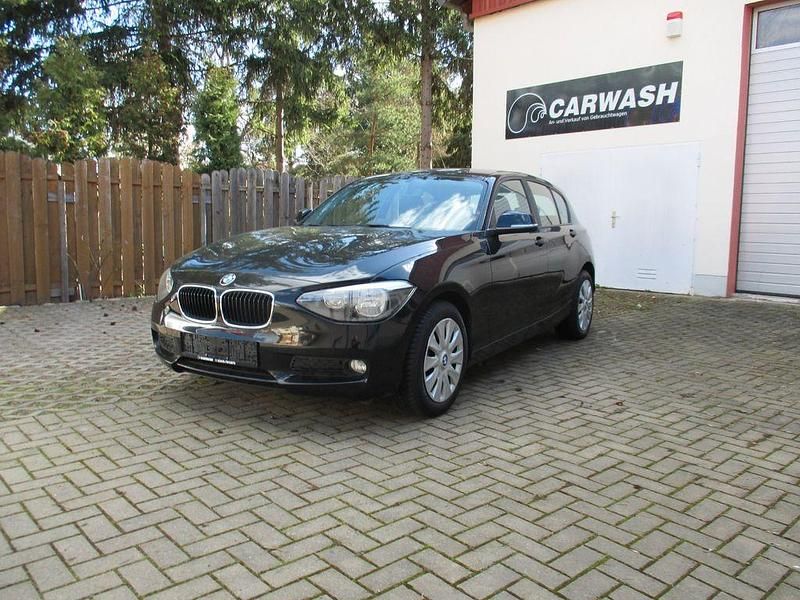 Gebraucht BMW 114 102 PS (75 kW) 2014 Schwarz Kleinwagen
