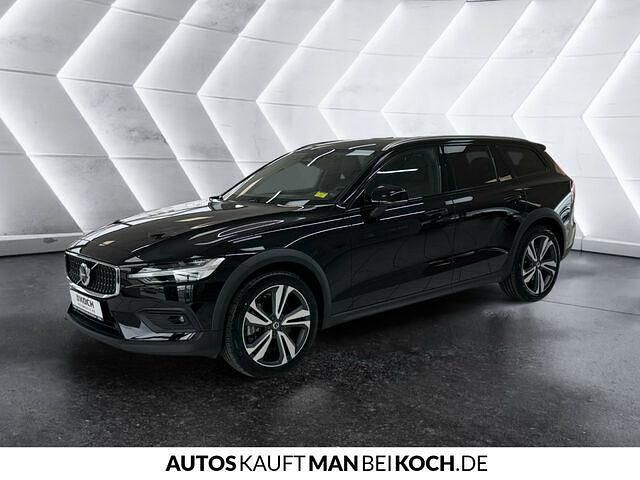 Gebraucht Volvo V60 CC Plus 250 PS (183 kW) 2024 Andere farbe Kombi