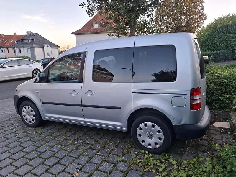Usata VW Caddy 102 CV (75 kW) 2012 Grigio Monovolume