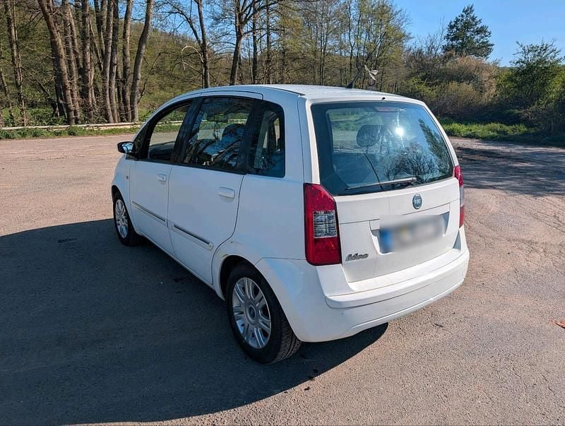 Second-hand Fiat Idea 95 CP (69 kW) 2006 Alb Monovolum