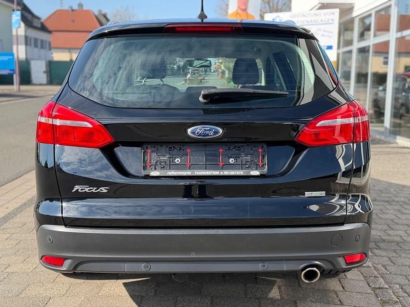 Używany Ford Focus Cool & Connect 150 KM (110 kW) 2018 Czarny Kombi