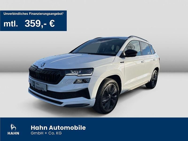Moonweiss metallic Gebraucht 2024 Skoda Karoq SportLine SUV | 33.780 € (Etwas zu teuer) - Bild 1/3