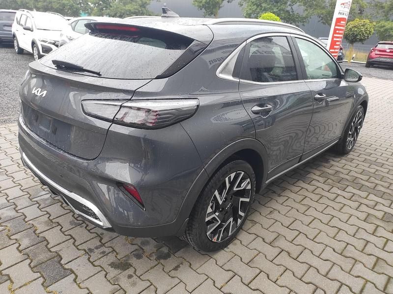 Neu Kia XCeed 179 PS (131 kW) 2025 Penta grau SUV