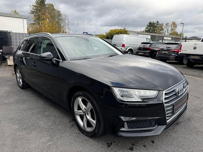 Gebraucht Audi A4 Sport 190 PS (139 kW) 2019 Schwarz Kombi