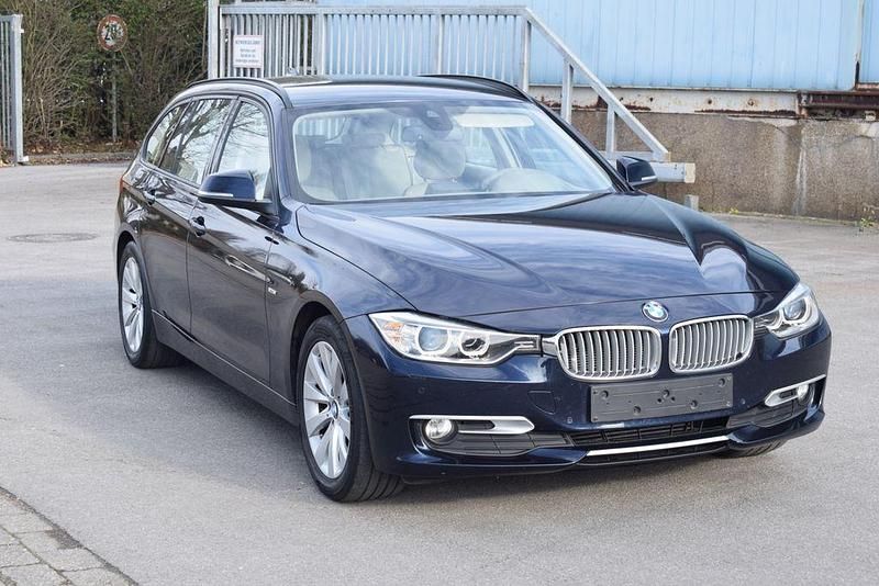 Gebraucht BMW 320 184 PS (135 kW) 2013 Blau Kombi